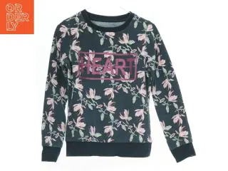 Blomsterprint sweatshirt med &#39;HEART&#39; fra Follow Your Heart (str. 128)