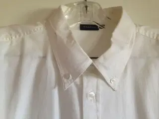 Ny hvid skjorte XL kr 80 inkl fragt