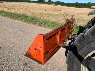 Bagsluffe til traktor med tip