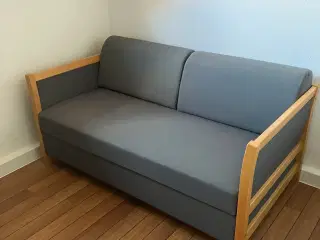 Sovesofa bøg grå polstret