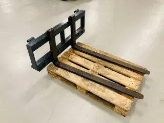 John Deere Pallegafler 120 cm