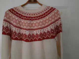 Mønstret uld-sweater