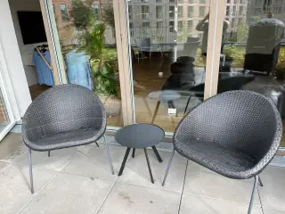 Loungestole og bord 