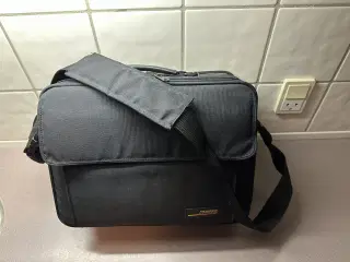 Rummelig computer eller foto taske