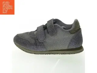 Glitrende børnesneakers med velcrolukning fra Woden (str. 34 )
