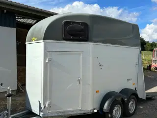 Humbaur Equitos 2000 hestetrailer