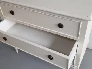 Flot hvis kommode