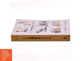 Running randomized evaluations : a practical guide af Rachel Glennerster (Bog)