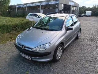 Peugeot 206 1.4 benzin