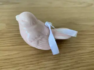 6 stk. lyserøde porcelænsfugle med hvide silkebånd