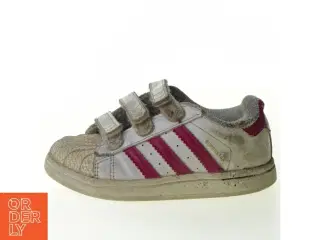 Sko fra Adidas (str. 17 cm)
