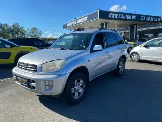 Toyota RAV4 2,0 4x4 150HK Van