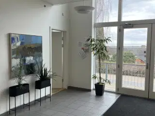 Et kontorfællesskab med pladser fra 1800 / MDR