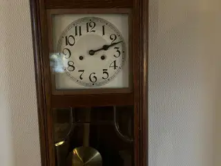 100 års gammelt stueur.