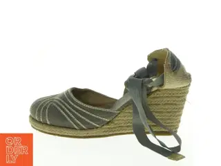 Espadrillos med bånd fra NowOn (str. 37)