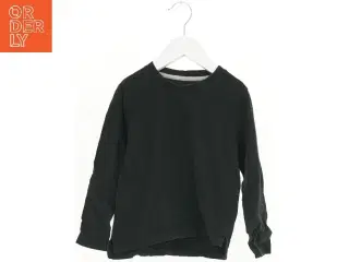 Langærmet sort trøje fra Mads & Mette (str. 110)