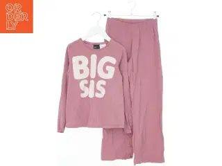Rosa pyjamas sæt med tryk fra H&M (str. 140)