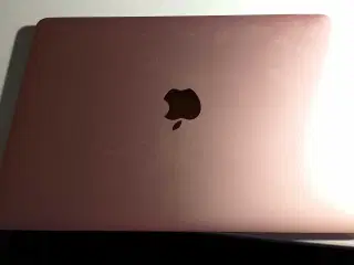 Apple MacBook retina 2017 rose gold
