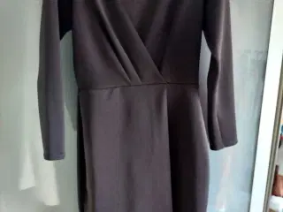 Elegant sort Closet kjole – Str. 40 (Brugt 1 gang)