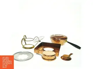 Gammelt messing fondue sæt (str. 20x18,5 og 17 x21 cm)