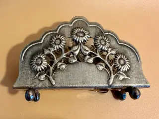 Vintage smuk servietholder af tin i flot stand