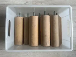 Runde bøgeben til seng