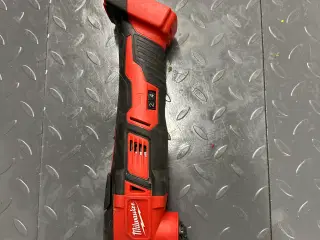 Milwaukee multitool m18