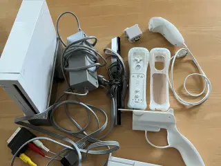 Nintendo Wii med tilbehør og spil 