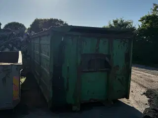 Container med låg 