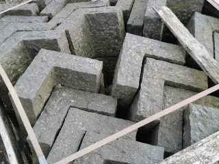 Granit hjørner 90 grader sort/mørkgrå