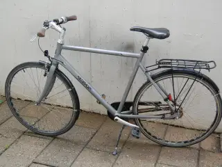 Herrecykel med 7 gear og lys og lås