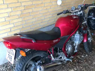 Motorcykel Yamaha xj 600n