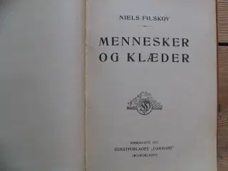 Niels Filskov. Mennesker og klæder
