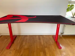  Gaming skrivebord fra Arozzi