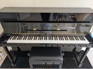 Yamaha B2 klaver