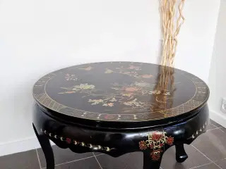 Et unikt orientalsk sofabord.