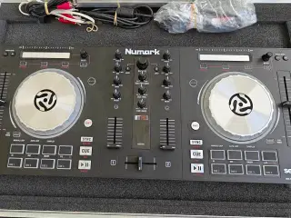 NUMARK PRO3 MIXER OG FLIGHTCASE