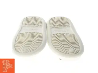 Børne crocs med dekorationer fra Cote (str. 19 cm)