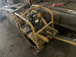 Pladevibrator, apak