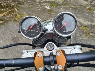 MC Suzuki GSF 600