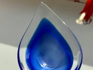 To ubrugte mundblæste glasskåle sælges