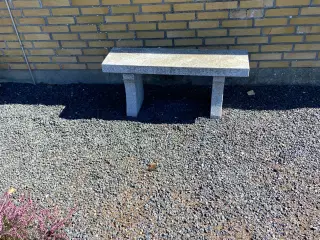 Fin Granit Havebænk.