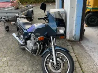 Yamaha XJ 750