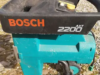 Stærk Bosch AXT 2200 kompostkværn – Gør haveaffald