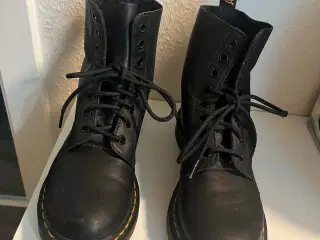 Dr. Martens støvler