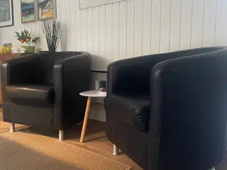 2. stk. solide lænestole i god stand, sort læder