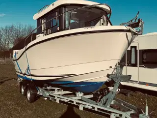 QuickSilver Pilothouse 605