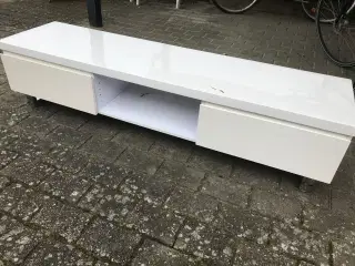TV bord i højglans hvid.