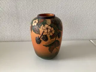 Ipsen vase - brombær