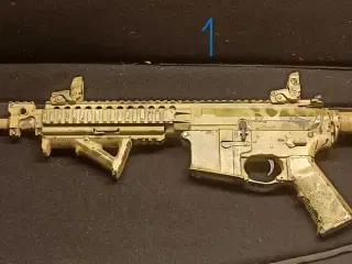 Custombygget M4 med masser af lækre Magpul stumper